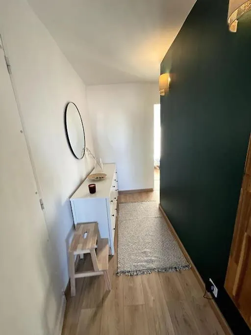 Appartement Renove Avec Balcon A La Joliette Marseilles
