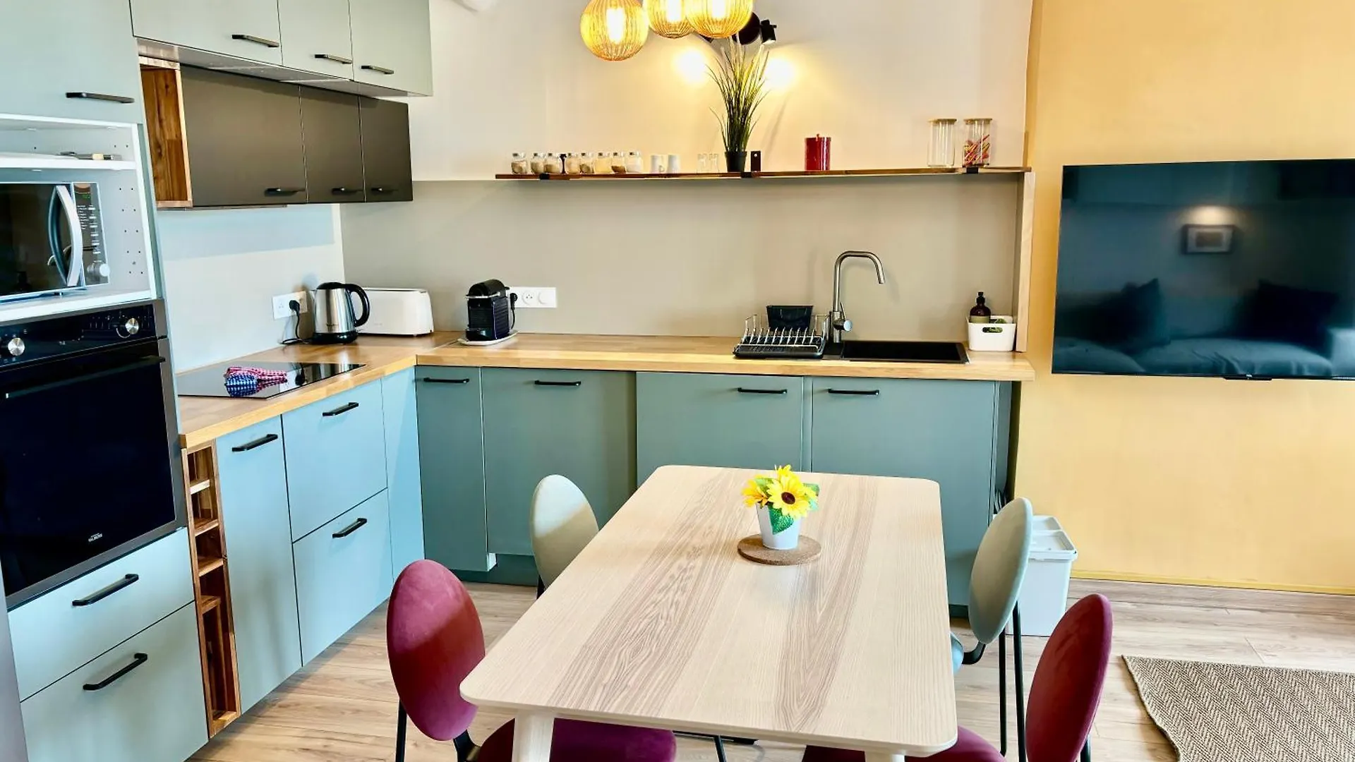Appartement Renove Avec Balcon A La Joliette Marseilles